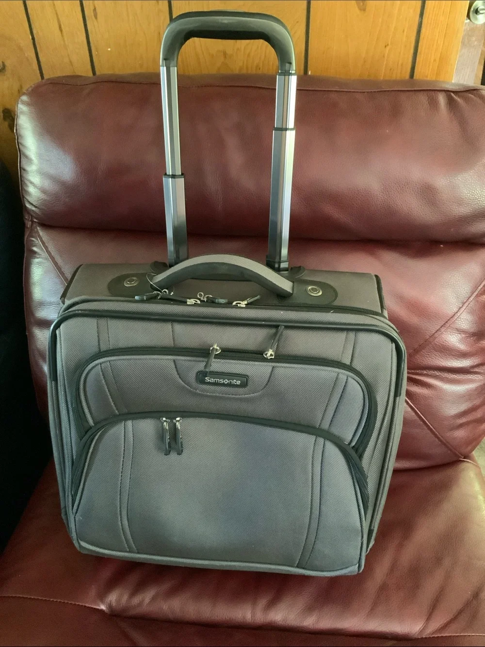SAMSONITE ROLLING briefcase. Traveling, office, school, seminars minor scratches